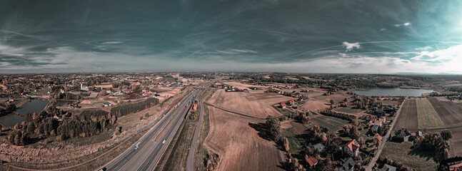 Autostrada A1 z lotu ptaka na Śląsku niedaleko Jastrzębia Zdroju jesienią © Franciszek