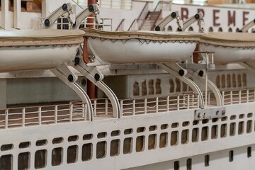 Rettungsboote auf einem Schiff