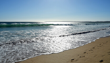 Portugal steile K&uuml;sten Landschaft Algarve  Felsen
Strand Meer Ozean Wellen Wasser K&uuml;ste Ufer Seest&uuml;ck Sand  Natur  Postkarten Landschaft  portugal
