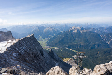 Naklejka premium Gipfelaussicht von der Zugspitze