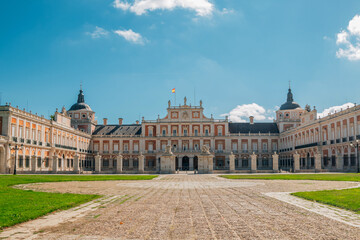Obraz premium royal palace site of the villa de aranjuez, madrid, spain
