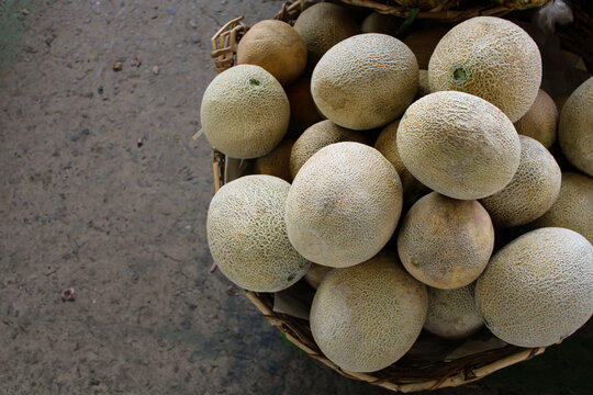 Melones en una cesta