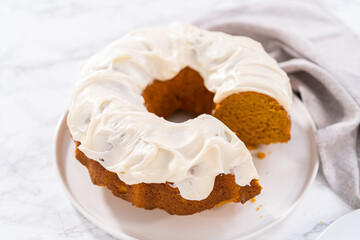 Pumpkin bunt cake