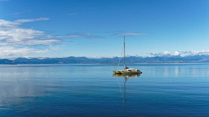 Motueka seafront, the Motueka sandspit in the background, Tasman region, New Zealand.