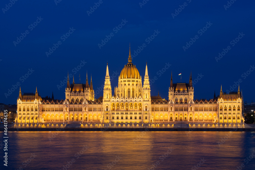 Wall mural parliament of budapest at night, hungary