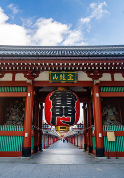 浅草寺　雷門　早朝