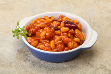 Baked kidney in tomato sauce