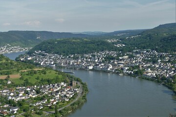 Blick vom Gedeonseck ins Mittelrheintal mit Boppard und Filsen