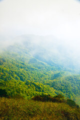 雨飾山からの景色　自然風景　光と霧