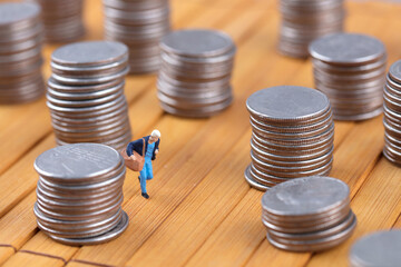 The value of miniature creative knowledge and busy people