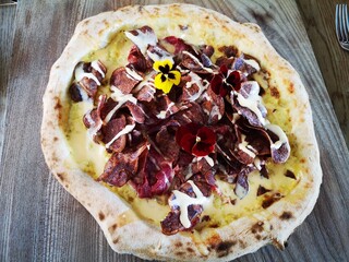 Herbst Pizza mit Blumen