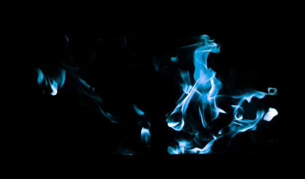 Fuego azul, en llamas