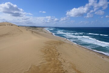 鳥取砂丘より日本海を望む。鳥取、日本。10月中旬。