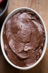 Chocolate no bake cheesecake with chocolate cookies
