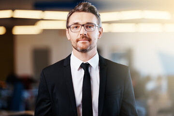 Naklejka premium Facing business head on