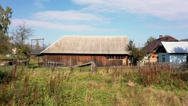 Abandoned private house. House, without owner. Wooden house in the village, known as hut