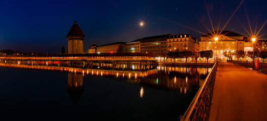 Kapellbrücke in Luzern bei Nacht - Panorama
