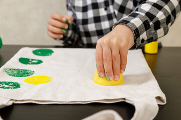 handmade exclusive print pattern. diy Printing Stamps lemons on clothes. step-by-step instruction
