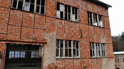 Fototapeta na wymiar Lost Place, old industrial building