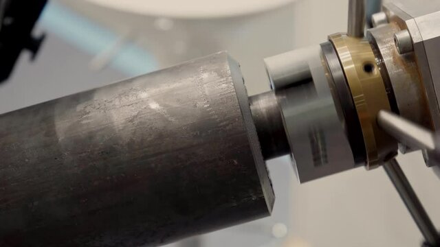 Metal processing equipment, pipe flange milling machine