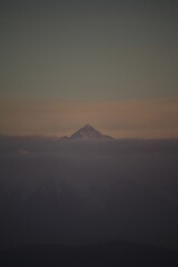 Obraz na płótnie Canvas mountain at sunset