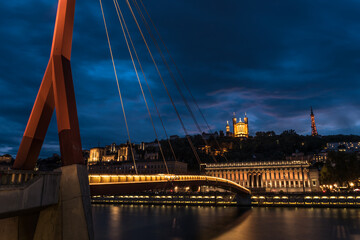 Fototapeta na wymiar bridge of Lyon at night