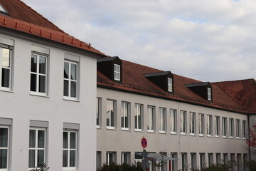 Schule. Schulgebäude. Schulhaus.