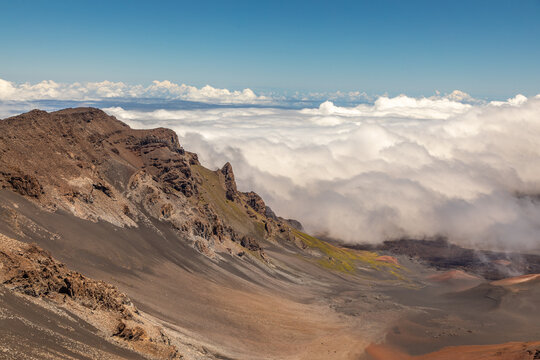 Above the Clouds in Haleakala Crater National Park, Maui, Hawayy