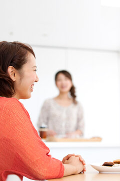 ティータイム中の母娘