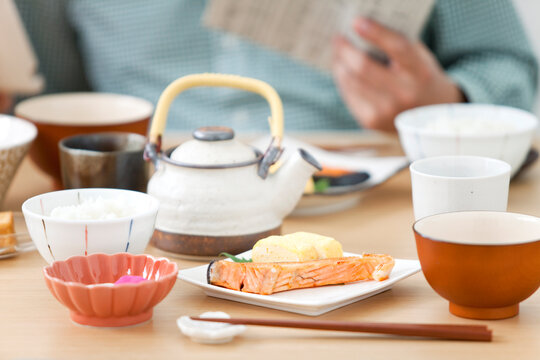 朝の食卓イメージ