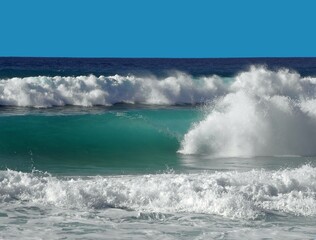 Treacherous surf  on a sunny day at polihale beach, kauai, hawaii