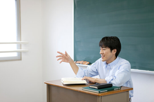 授業をする先生