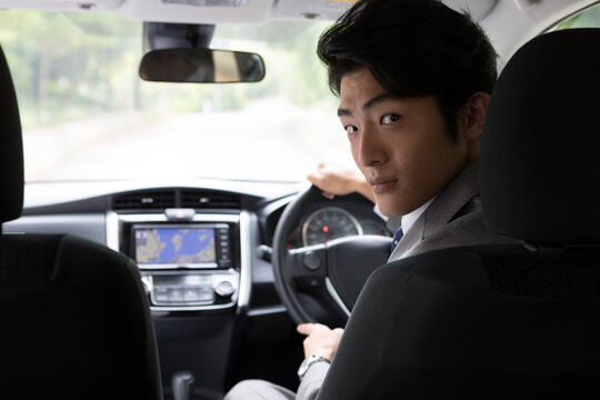 運転するビジネスマン