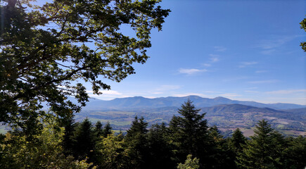 Panorama dalla cima del  Monte Sant'Angelo in Arcevia nelle Marche