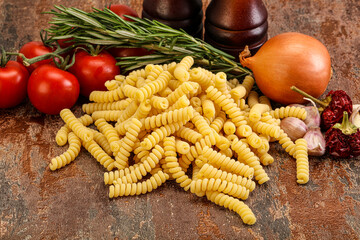 Raw Italian wheat pasta - Fusilli