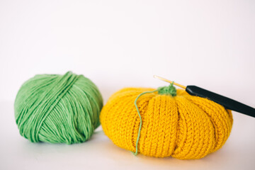 crochet yellow pumpkin halloween preparation