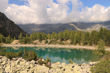 Stiller Bergsee über dem Valmalenco; Lagazzuolo in den Bernina-Alpen