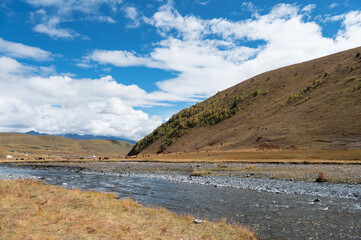 Fototapeta na wymiar Beautiful natural scenery of Tibet