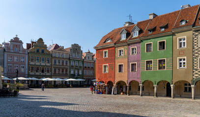 view of the colorful Renaissance architecture buildings on the old market square of Poznan