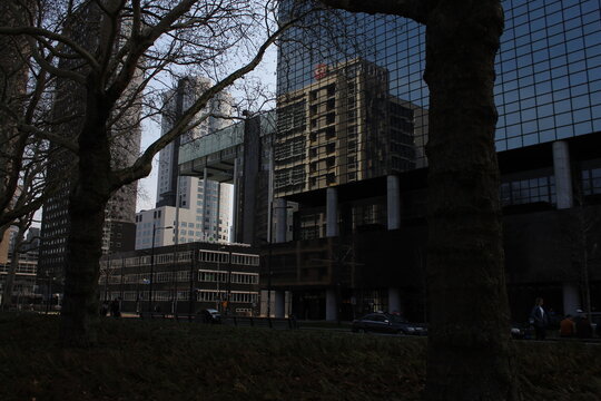 The sky, Reflection of anther building and the discovery of anther design for a new building