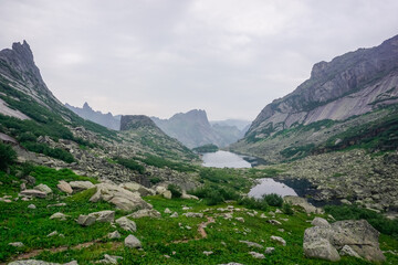 Fototapeta na wymiar Beautiful mountain lake in Ergaki Natural Park