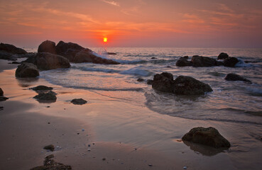 Fototapeta na wymiar Sea sunsets of the coast of Cambodia 