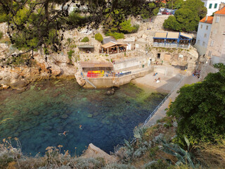 Fototapeta na wymiar Dubrovnik Bucht Baden Kroatien Beach Bar
