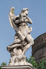 Fototapeta na wymiar detalle de Estatuas Ponte Sant´Angelo