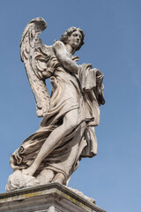 Fototapeta na wymiar detalle de Estatuas Ponte Sant´Angelo