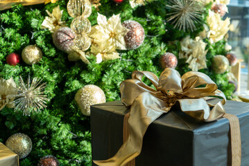 December event, Christmas tree decoration