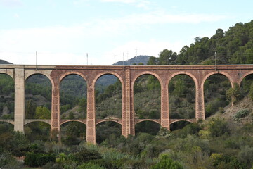 Fototapeta na wymiar aqueducto
