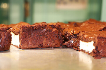 is Browni, a type of cake that has been in flavor since the 19th century. A type of cake originating from Scotland and Ireland. also known as Scottish Gaelic