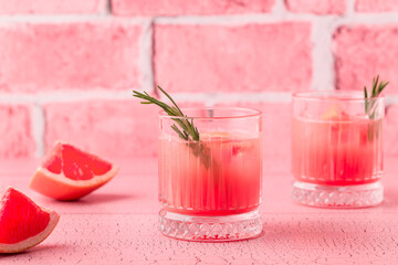 Cold lemonade/cocktail of fresh grapefruit juice