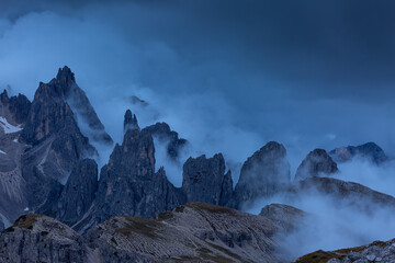 Mystische Stimmung zur blauen Stunde
